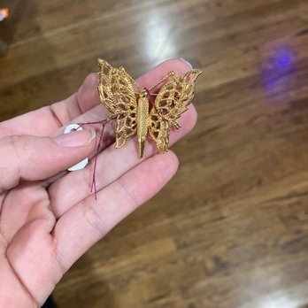Wearhouse - Beautiful vintage butterfly pen - Used, Vintage & Consignment Near Me - Lexington, Kentucky Wearhouse - Beautiful vintage butterfly pen - Used, Vintage & Consignment Near Me - Lexington, Kentucky