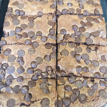 Mrs. Fields Pacific View Mall - Double fudge brownie - Bakeries Near Me - Ventura, California