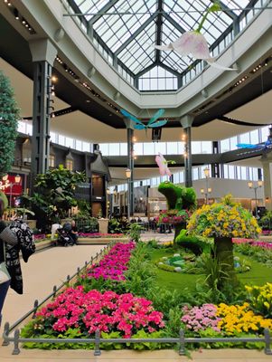 CF Carrefour Laval by null