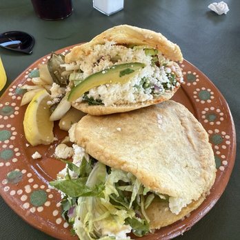 Guisados Greicy - Gordita (chile verde) - Food Trucks Near Me - Fresno, California Guisados Greicy - Gordita (chile verde) - Food Trucks Near Me - Fresno, California