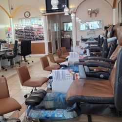 TV Nail Spa - Come in! Treat the feet!