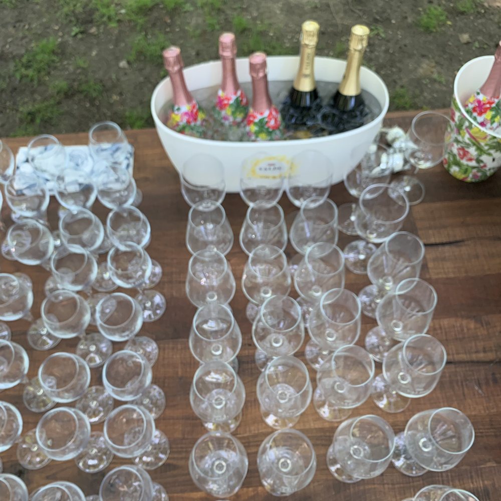 A Room at the Beach - Got drinks - Vacation Rentals Near Me - Bridgehampton, New York