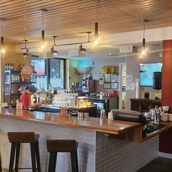 Ruby Slipper Midcity - Bar - Breakfast & Brunch Near Me - New Orleans, Louisiana
