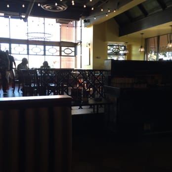 Graffitti's - Dining area - Etobicoke, Ontario