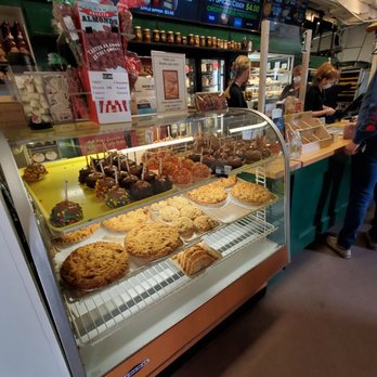 Yates Cider Mill - The store area with 4 Wonderful Local Employees working quick and efficient! 11/6/2020 - Donuts Near Me - Rochester Hills, Michigan Yates Cider Mill - The store area with 4 Wonderful Local Employees working quick and efficient! 11/6/2020 - Donuts Near Me - Rochester Hills, Michigan