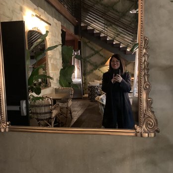 Mirate - Love the mirrors everywhere   IG: oooh_my_bonnie - Mexican Near Me - Los Angeles, California