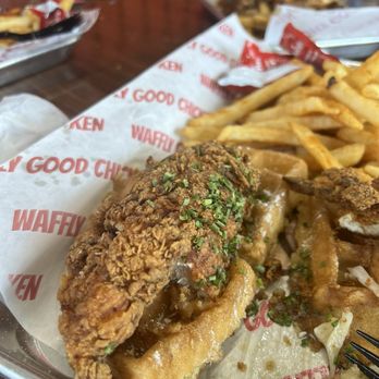 Chick In Waffle - poutine Fries and crispy chicken - Chicken Shop Near Me - Overland Park, Kansas