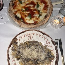 Le Favole - Margarita pizza & tagliatelle pasta