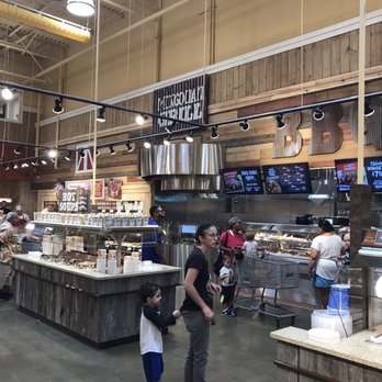 Stew Leonard's - Hot food bar - Bakeries Near Me - East Meadow, New York
