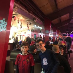 Rollerworld - Having fun! Snacks & drinks on the back