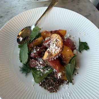 Dante Beverly Hills - Peach and heirloom tomato salad. Good and simple. Maybe a vincotto drizzle would bring more flavors? - Cocktail Bars Near Me - Beverly Hills, California