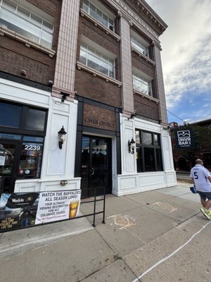 The DNVR Bar by null