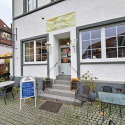 Café Henry's