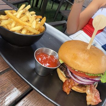 Tap 42 - Midtown Miami - Burger - Gastropubs Near Me - Miami, Florida Tap 42 - Midtown Miami - Burger - Gastropubs Near Me - Miami, Florida