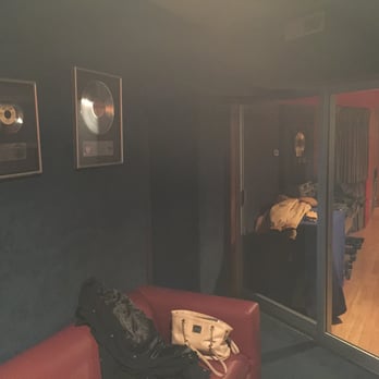 Rusk Sound Studios - The waiting area between the recording cabin and the studio. - Recording & Rehearsal Studios Near Me - Los Angeles, California Rusk Sound Studios - The waiting area between the recording cabin and the studio. - Recording & Rehearsal Studios Near Me - Los Angeles, California