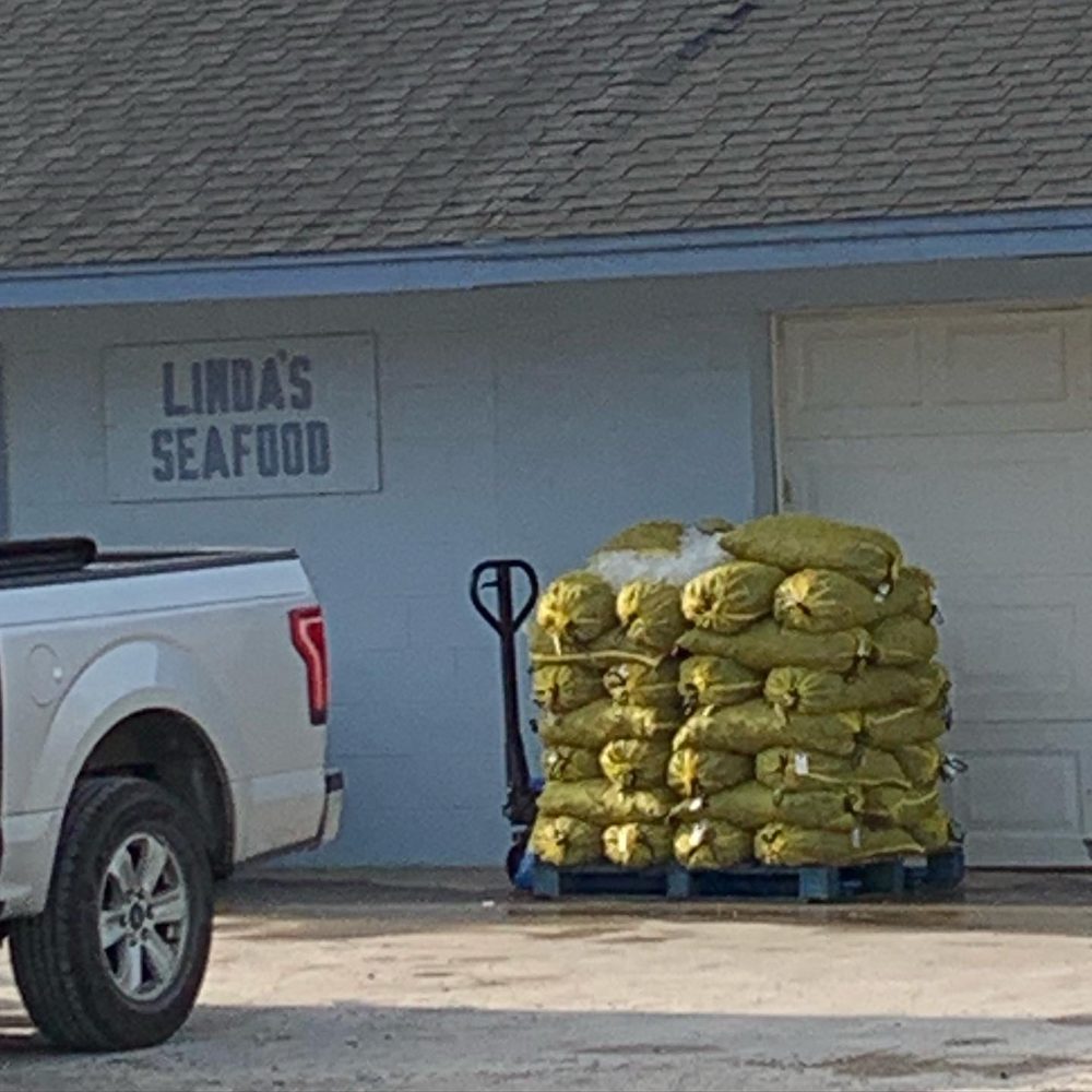 Linda's Seafood Logo