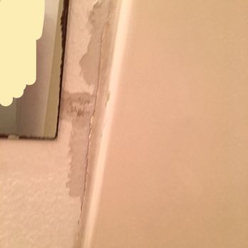 Fort Clark Springs - Peeling paint beside the bathtub. - Golf Near Me Fort Clark Springs - Peeling paint beside the bathtub. - Golf Near Me