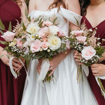 Mackenthun's Fine foods - 1 Bridal bouquet and 3 bridesmaids bouquets - Grocery Near Me - Waconia, Minnesota Mackenthun's Fine foods - 1 Bridal bouquet and 3 bridesmaids bouquets - Grocery Near Me - Waconia, Minnesota