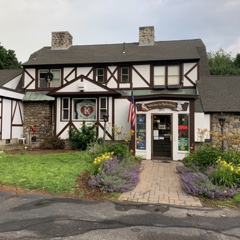 Kellerhaus - Outside view - Candy Stores Near Me - Laconia, New Hampshire