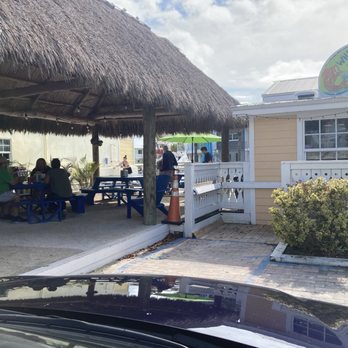 What The Fish Rolls - Side seating - Seafood Near Me - Tavernier, Florida What The Fish Rolls - Side seating - Seafood Near Me - Tavernier, Florida