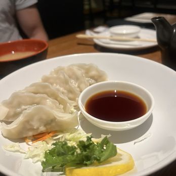 Minami Sushi - Japanese Near Me - Streamwood, Illinois