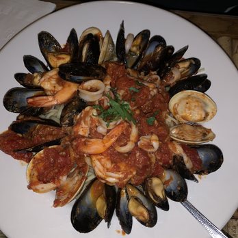 Daniel's Restaurant - Italian Near Me - Apex, North Carolina Daniel's Restaurant - Italian Near Me - Apex, North Carolina