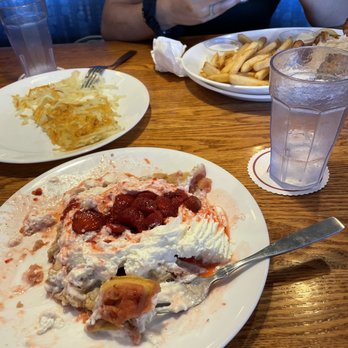 Pig 'N Pancake - Strawberry waffles - Breakfast & Brunch Near Me - Seaside, Oregon Pig 'N Pancake - Strawberry waffles - Breakfast & Brunch Near Me - Seaside, Oregon