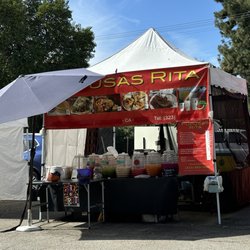 Woodland Hills Farmers Market - Pupusas Rita!