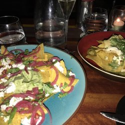 Mr. Haz Tacobar - Guacamole and nachos