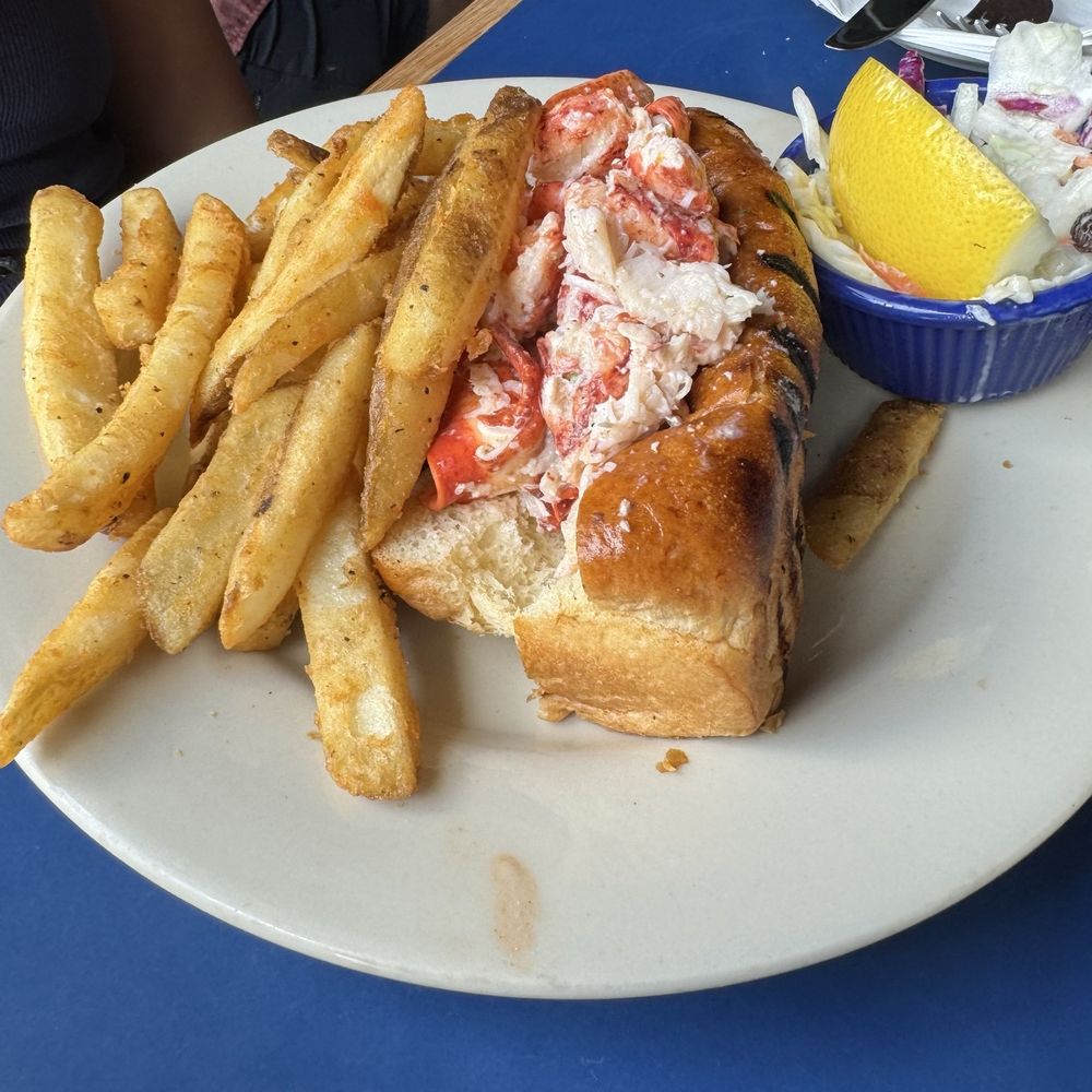 Boston Sail Loft - New England Lobster Roll - Bars Near Me - Boston, Massachusetts