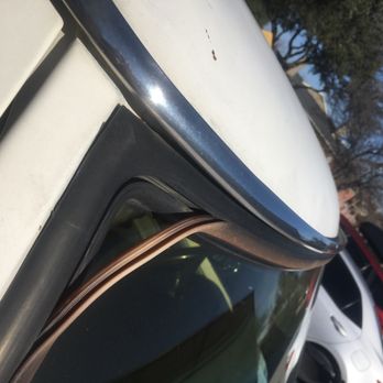 Texas Windshield Service - Damaged Gasket - Auto Glass Services Near Me Texas Windshield Service - Damaged Gasket - Auto Glass Services Near Me