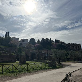 Foro Romano - Landmarks & Historical Buildings Near Me - Rome, RM