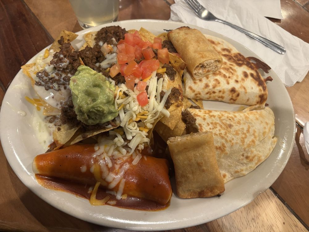 Loca Luna Mexican Grill Logo