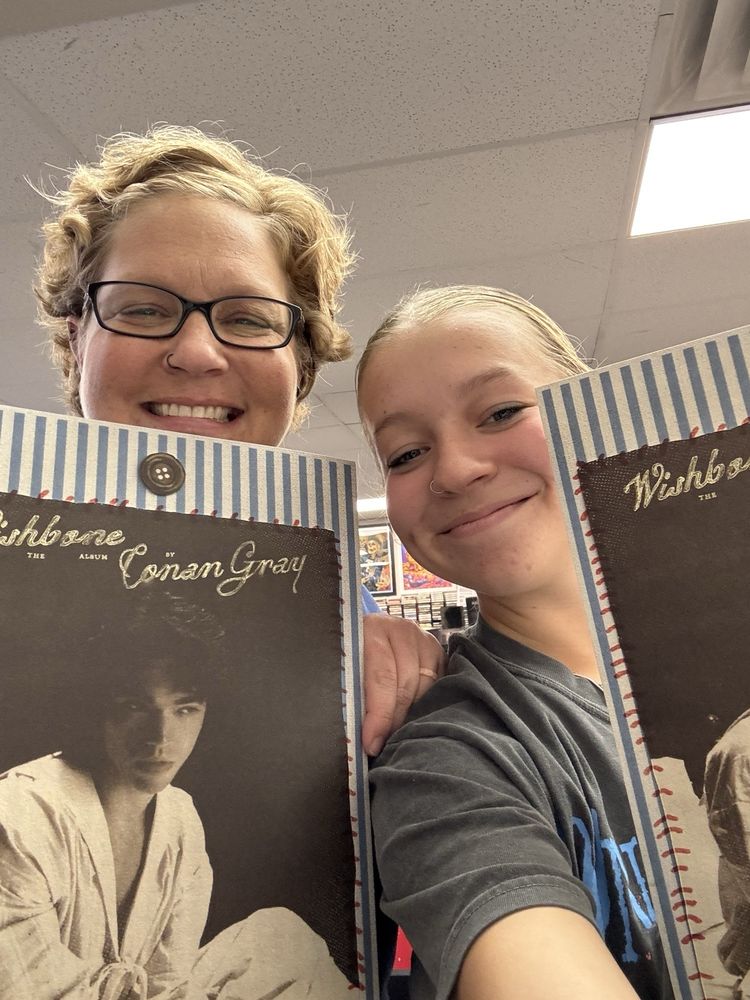 Sold Out Vinyl Records Logo