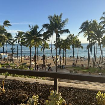 The Buffet At Hyatt - Overlooking the beach - Buffets Near Me - Honolulu, Hawaii The Buffet At Hyatt - Overlooking the beach - Buffets Near Me - Honolulu, Hawaii