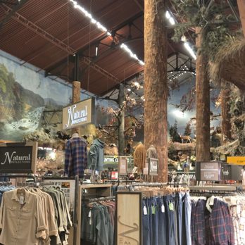 Bass Pro Shops - Boat Dealers Near Me - Bristol, Tennessee
