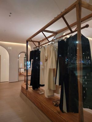 Gabriela Hearst Madison Avenue by null