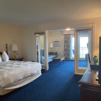 Bluenose Inn - Huge room!! - Hotels Near Me - Bar Harbor, Maine