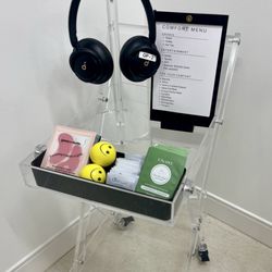 White32 Dental - Comfort carts in each room
