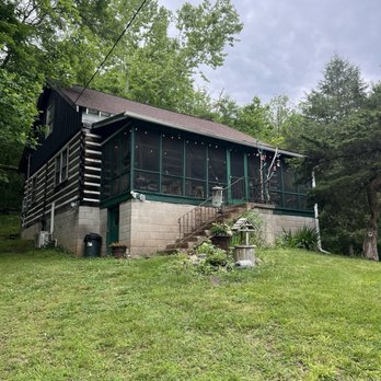 Hummingbird Haven - Bed & Breakfast Near Me - Fairview, Tennessee Hummingbird Haven - Bed & Breakfast Near Me - Fairview, Tennessee