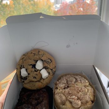 The Batchmaker - S'mores cookie, coffee cake muffin and DDL brownie - Bakeries Near Me - Charlotte, North Carolina The Batchmaker - S'mores cookie, coffee cake muffin and DDL brownie - Bakeries Near Me - Charlotte, North Carolina