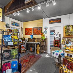 Volcano Garden Arts - One of the many galleries on the property.