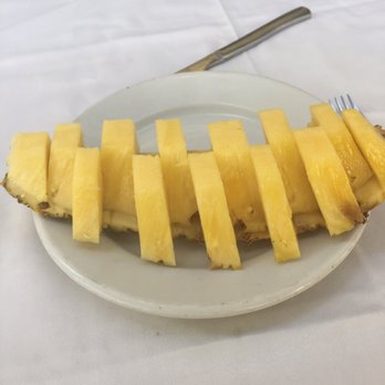 Isabel - De postre hay opciones de fruta como piña - Spanish Near Me - Madrid, M