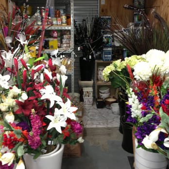 Earlwood Discounts - Huge fake flower section - Shopping Near Me - Earlwood, NSW