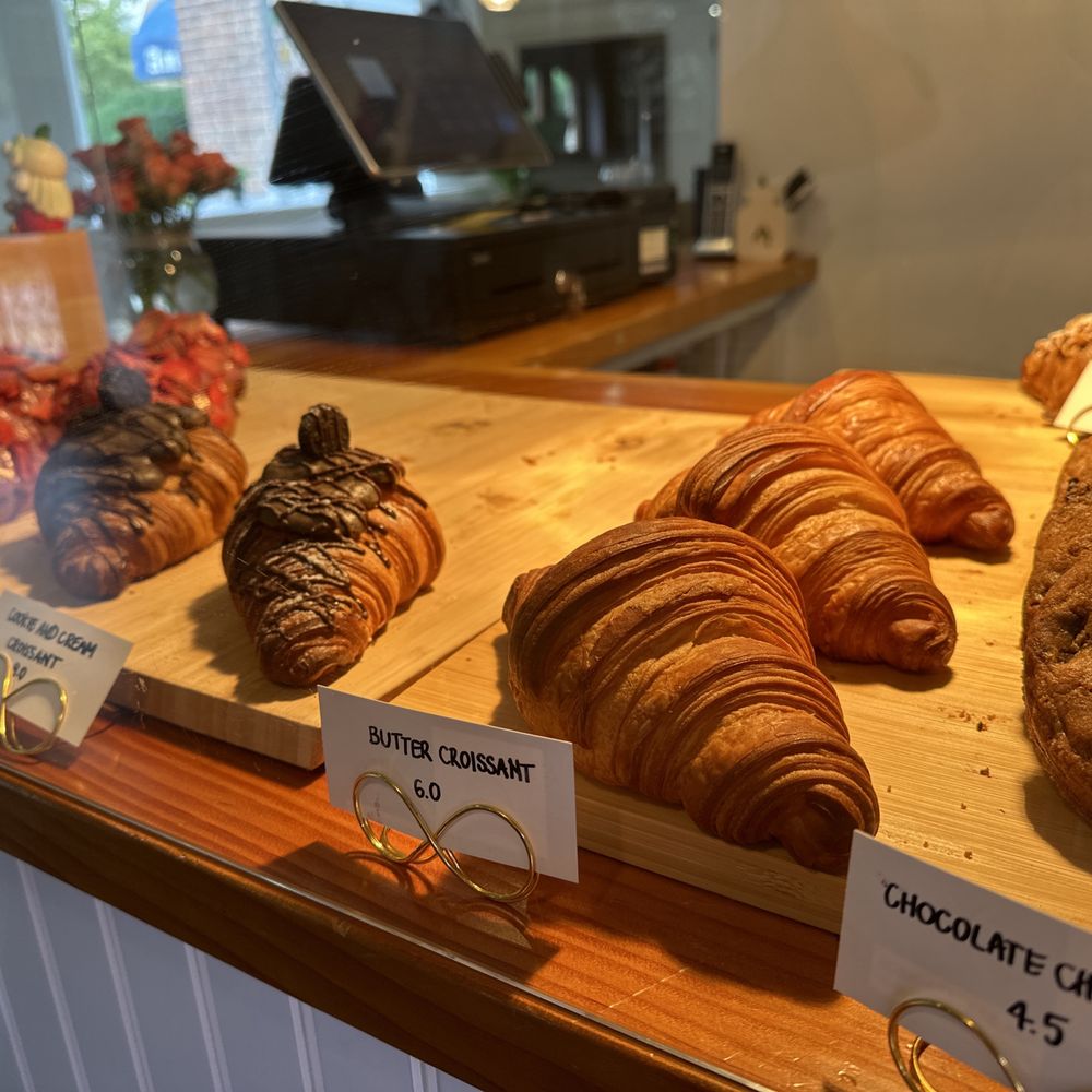Kanom Cafe - a variety of baked goods on display - Bakeries Near Me - Baltimore, Maryland Kanom Cafe - a variety of baked goods on display - Bakeries Near Me - Baltimore, Maryland