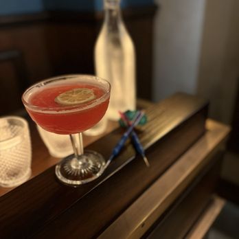 Flight Club Cincinnati - Cosmopolitan drink - Cocktail Bars Near Me - Cincinnati, Ohio