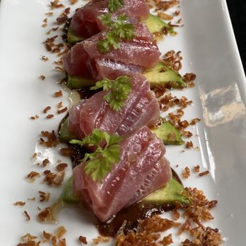 Row 34 - Seaport - Tuna Tartare - New American Near Me - Boston, Massachusetts