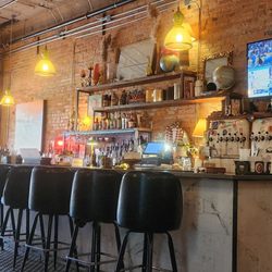 One Eleven Public House Kitchen + Drink - Interior Vibes