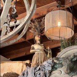 The Vintage Market in the Meadows - Rustic Home Come shop with us!