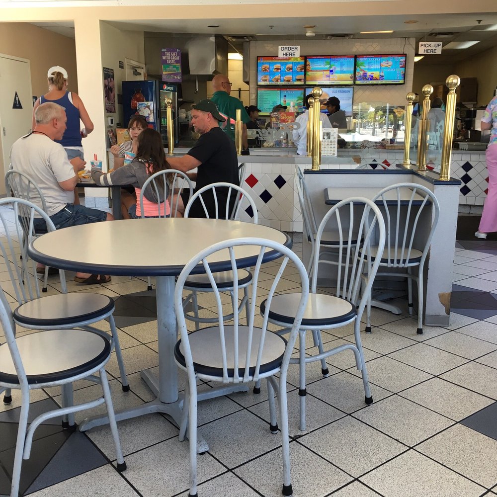 Fosters Freeze - Busy on a Friday afternoon. - Ice Cream & Frozen Yogurt Near Me - Livermore, California Fosters Freeze - Busy on a Friday afternoon. - Ice Cream & Frozen Yogurt Near Me - Livermore, California